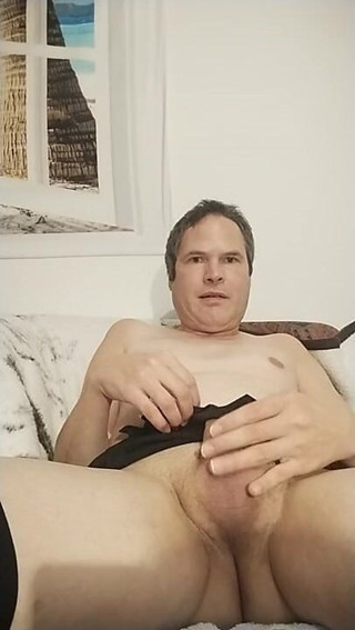 Showmaster: Masturbandosi in un vestito sexy