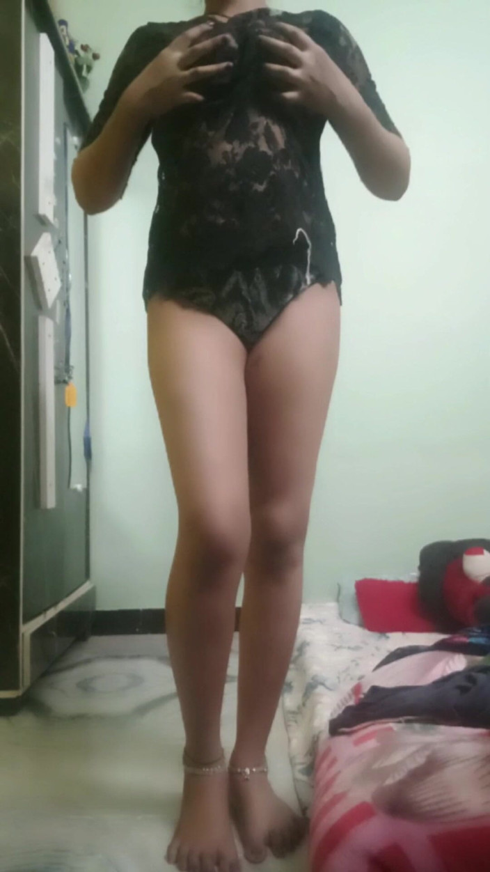 Desi_Tease_Queen: Fată desi în Black Sheer Top și chiloți - tachinare transparentă