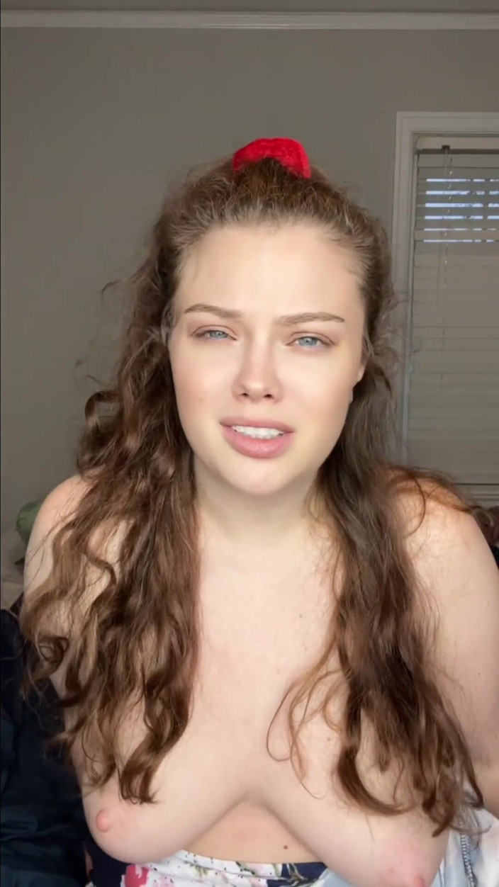 Youdreamgirl123: Stepmom POV Comparing Your Dads Huge Cock to Yours