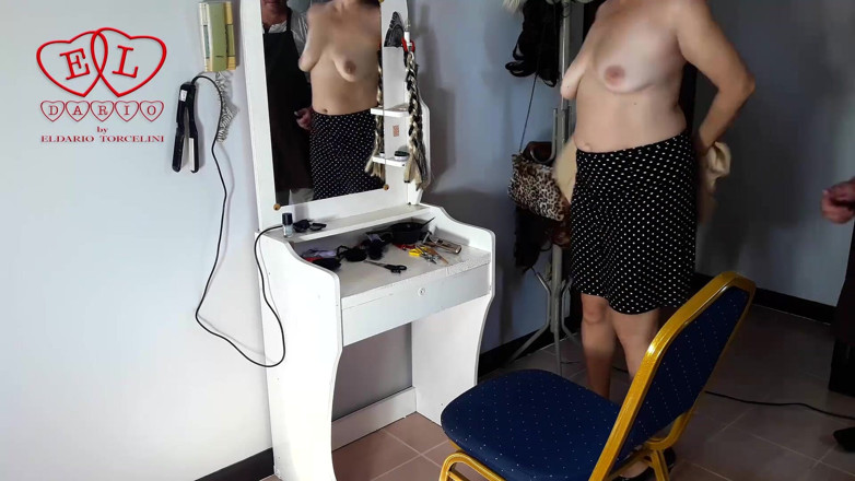 Regina Noir: Camera in nude barbershop.