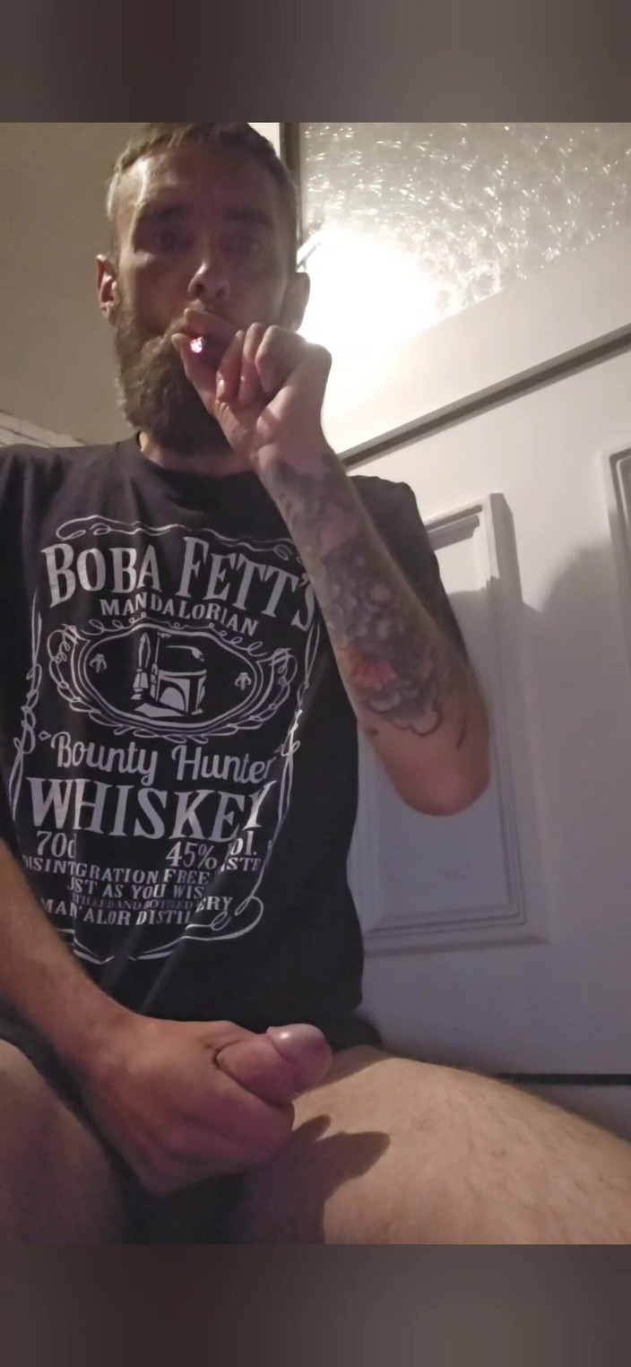 Smoking stoker: Великий член дрочить з фетишем куріння, камшот