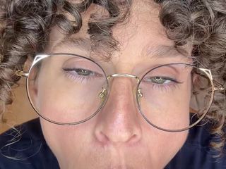 VibeWithMommy: Cum in Stepmoms Coffee