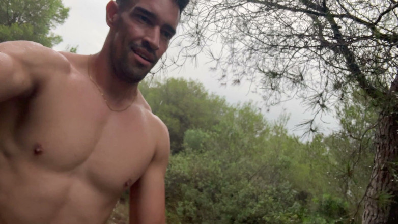 Paul Williams: Walking Naked Under the Rain on the Woods