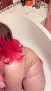 Schattige Hongaarse bbw's slordige pijpbeurt op haar realistische dildo