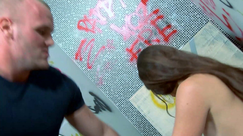 Amateur Pornos XXX: Britânica milf seduz com boquetes selvagens e foda dura