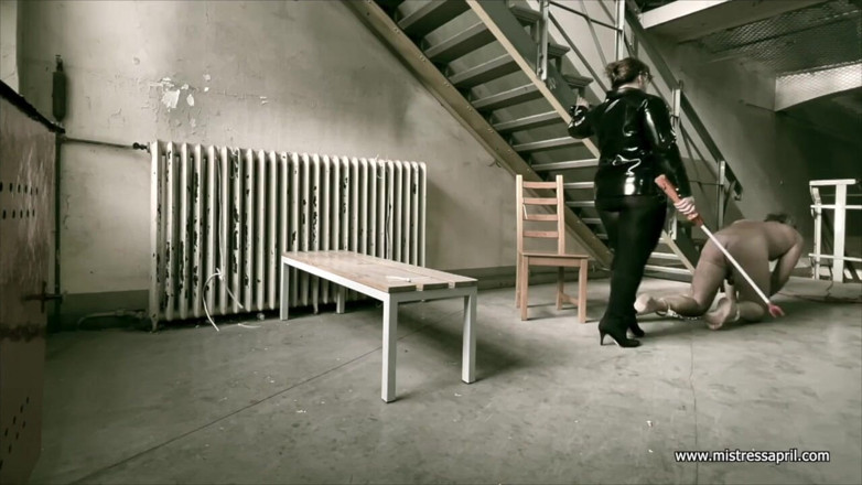 Mistress April: Dominatrix meesteres April - geëlektreerd