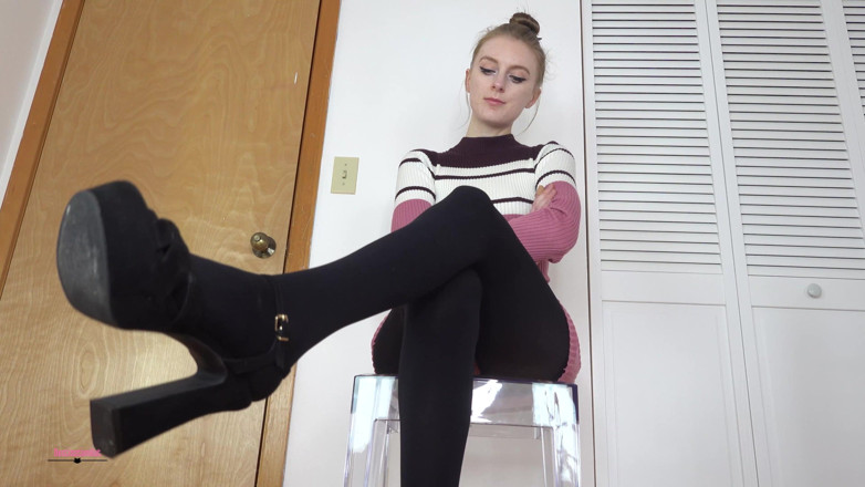 Destination Kat: Paye pour voir mes pieds