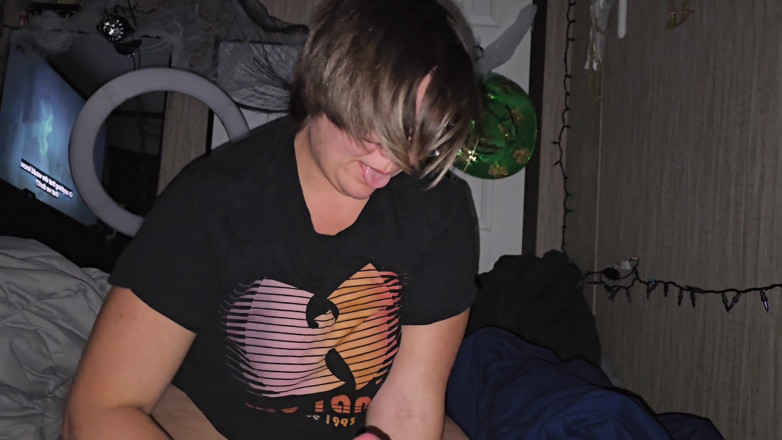 Funhousewife69: 입, 가슴, 엉덩이를 많이 삼키는 사정 모음집