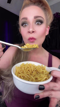 Tard dans la nuit, fétiche pour les gourmands, vendredi