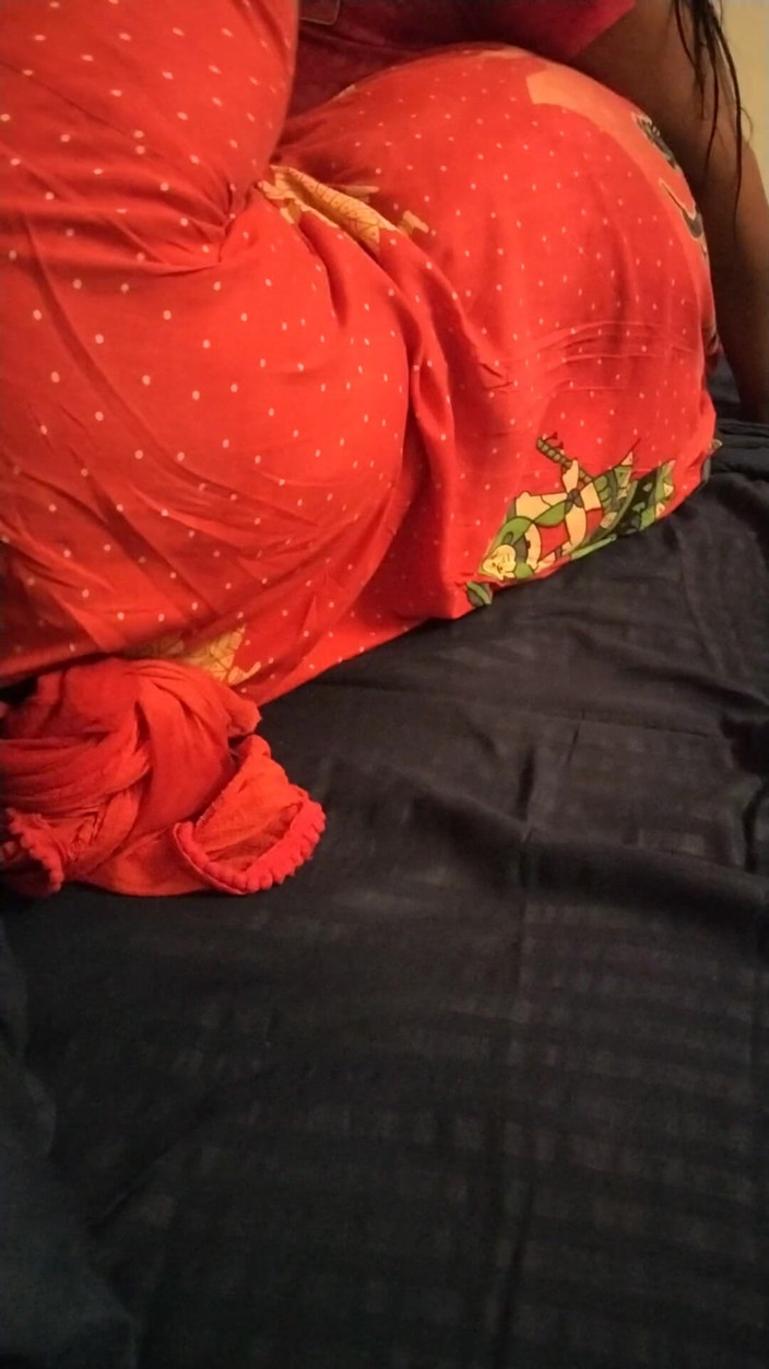 Tamil lesbian: Sharing Her Sex Experience and Dirty Talking