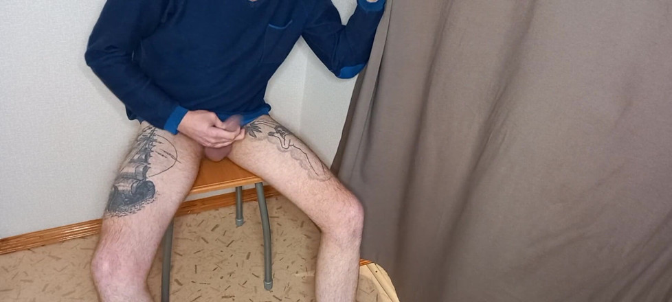 Zona901: Masturbuje mého ptáka v šatně