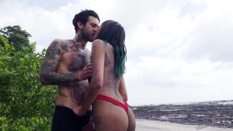 Burning Angel: BurningAngel - 休暇中の小さな手を犯すジャニスグリフィス