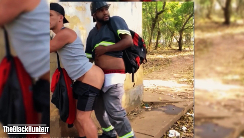 TheBlacKHunterr: Fucking in the Park and Cumming in His Mouth