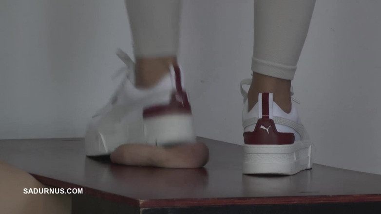 Sadurnus: Sahibe Natasa sadece telefonuna dokunuyor