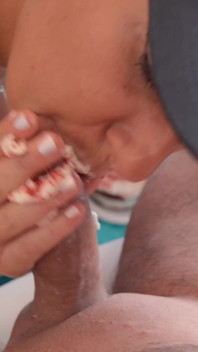 444 | Milf bunda vs bolo mijando em comida anal fetiche