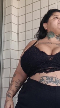 BBW Fumando Na Sua Sacada