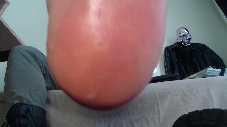 Hunky time: Bos lurus mendominasi dan menghinakan