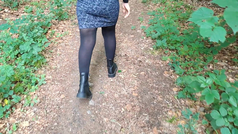 Sandra Falkenhauer: Enjoying Driving and Masturbate