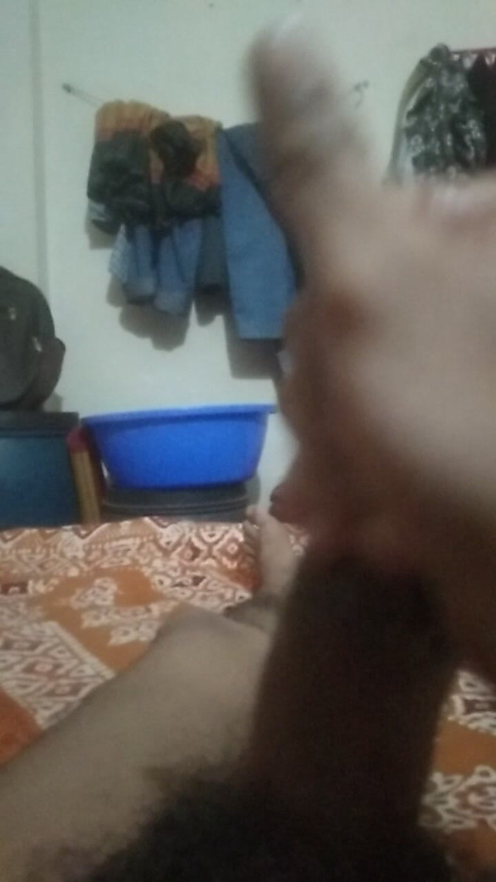Viral_tiktokar: I Did a Handjob at Home.