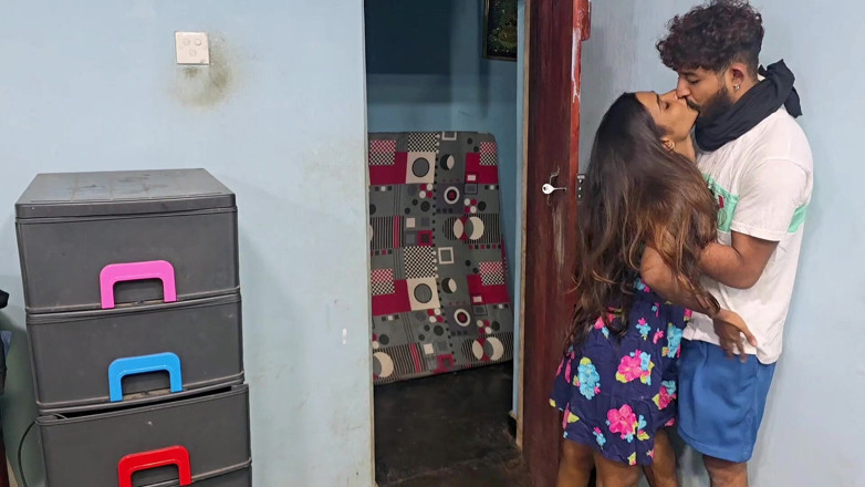 Shashi X: India Hermanastra Accidentalmente Folla Hermanastro Follando Duro
