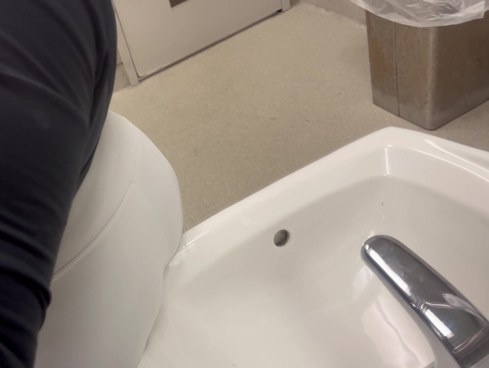 Anye Meshell: On the Sink!