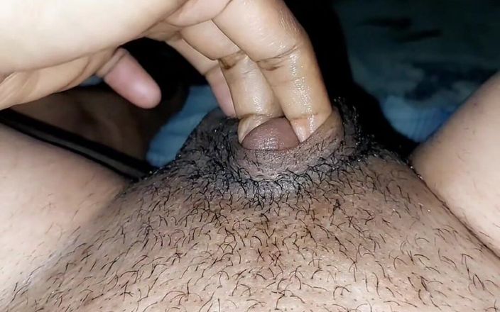 Sissy Bisexual: Compilation de tapettes féminisées qui pissent dans la nature