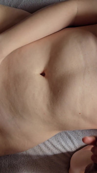 Se corre directamente en mis tetas! Paja caliente y orgasmo mutuo!
