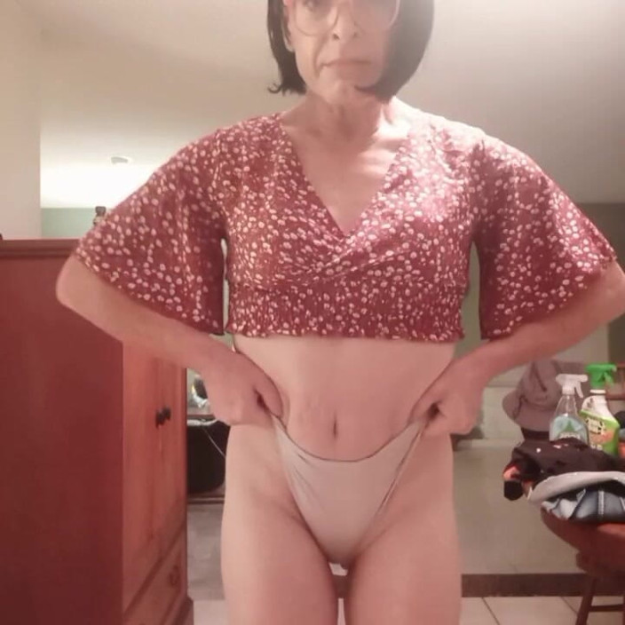 Leopard doggy productions: Tranny strippning