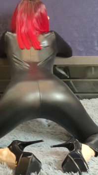 女主人让你看到她的身体