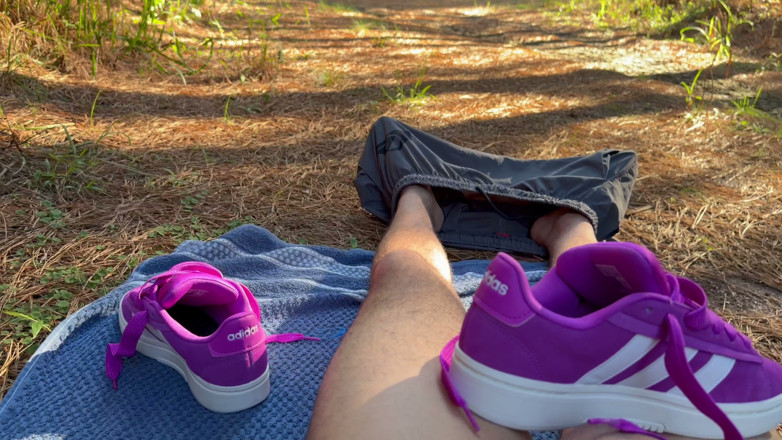 Sneakerlove513: Fucking and cumming outdoors in the park with the wife's...