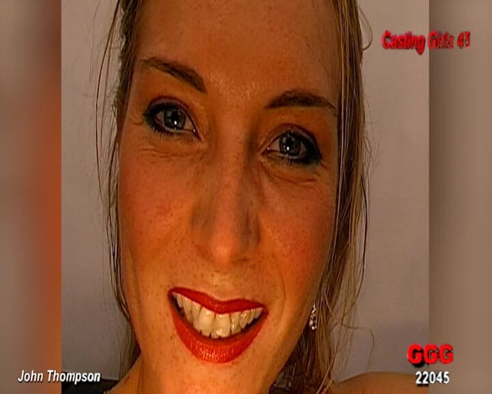 Horny girls want to fuck: Annabel Si Masturba Duramente E Riceve Un'enorme Sborrata in Faccia