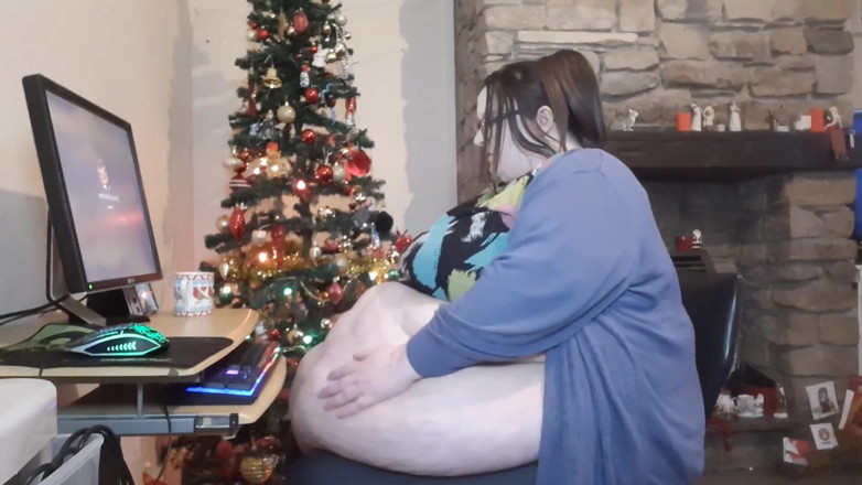 SSBBWLadyBrads: Cea mai grasă fată de la serviciu își freacă burta