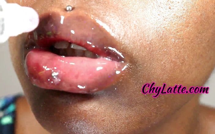 Chy Latte Smut: 투명한 립 글로스 층
