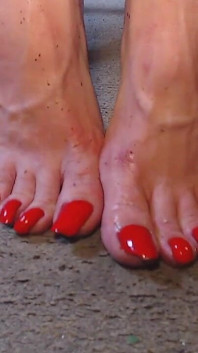 Mear goteando dedos de los pies
