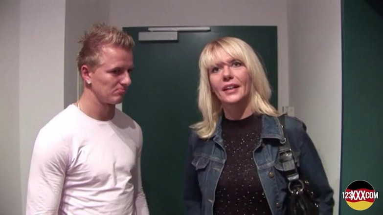 123XXX - 100% Amateurs: Wild Blonde MILF From Germany Showing How It's Done