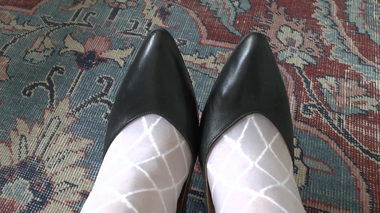 Lady Victoria Valente: Sur mes talons Feet, JOI, POV, Lady Victoria Valente