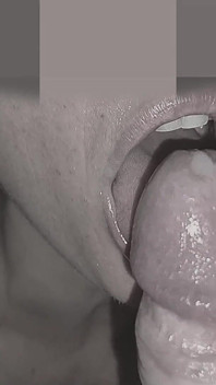 热辣人妻在家里为邻居快速口交