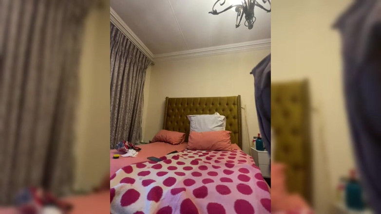 Legendary Booty Overdose: Awek Eboni dengan tetek MILF montel bertetek besar disembah &amp; melancap