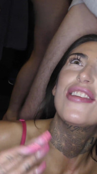 Duo Talia dan Tara seksi mengambil pancutan muka bukkake 1