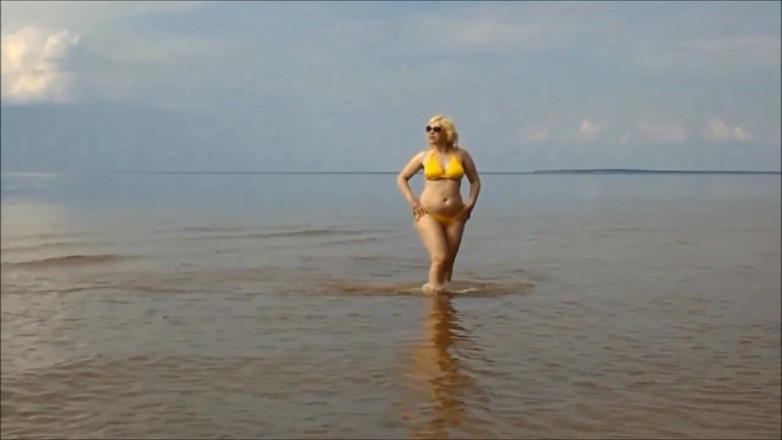 RedRoseRus: Bãi biển bikini 2