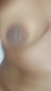 我真正的继子看到我赤身裸体