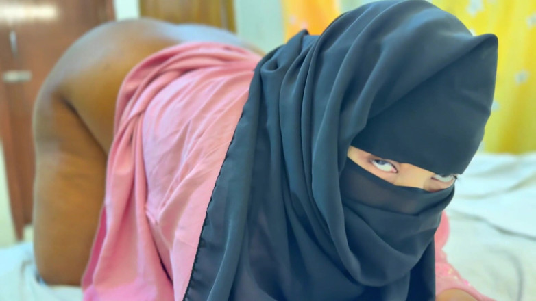 Aria Mia: I'm Alone 18 Year Old Teen Hijab &amp; Niqab Hot Girl I...