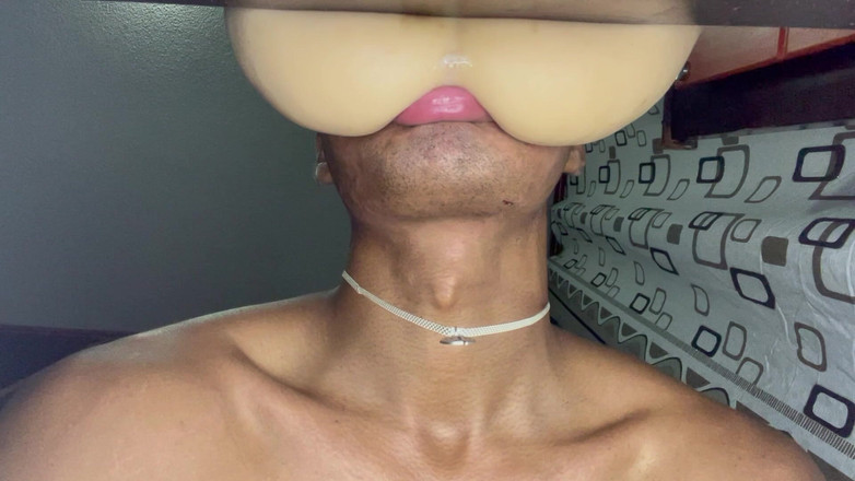 Black-2001: Senin kıçını bu oyuncağı sevdiğim gibi sikmem lazım.