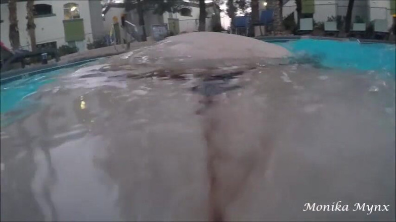 BBW Pleasures: Permainan perut SSBBW bawah air
