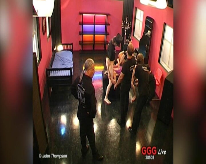 FUCK PARTY XXX and VINTAGE PARTY: Eva tvrdě šukala v ggg live gangbangu