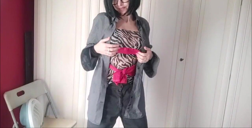 savannahamatoriale: Riktigt het strip retas med Chantal Channel