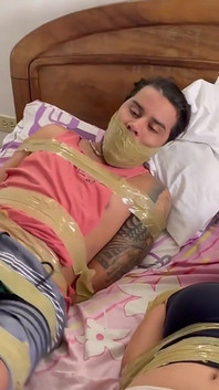 Risolvere i problemi di relazione con il bondage intimo