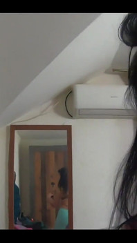 Eu faço xixi nas minhas calças porque eu estava tão excitada