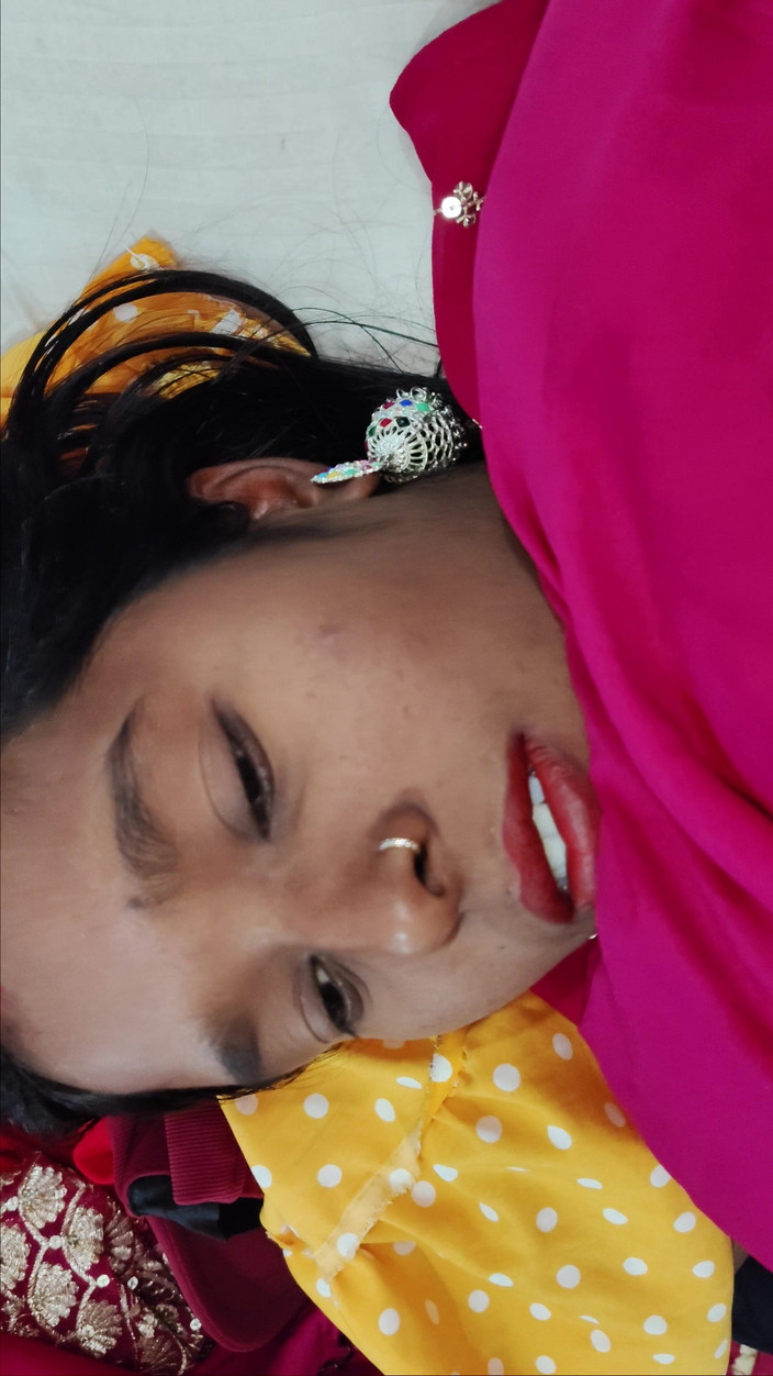 Premi pooja: Indiancă desi bhabhi frumoasă pizdă picioare deschise și arată pizdă frumoasă