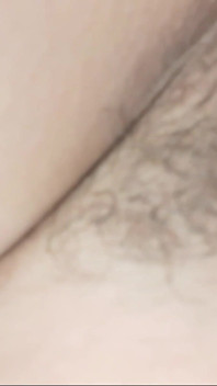 Vedere la persoana 1 de aproape de clitoris uriaș fiind bătut pe cap de bile soțul meu.